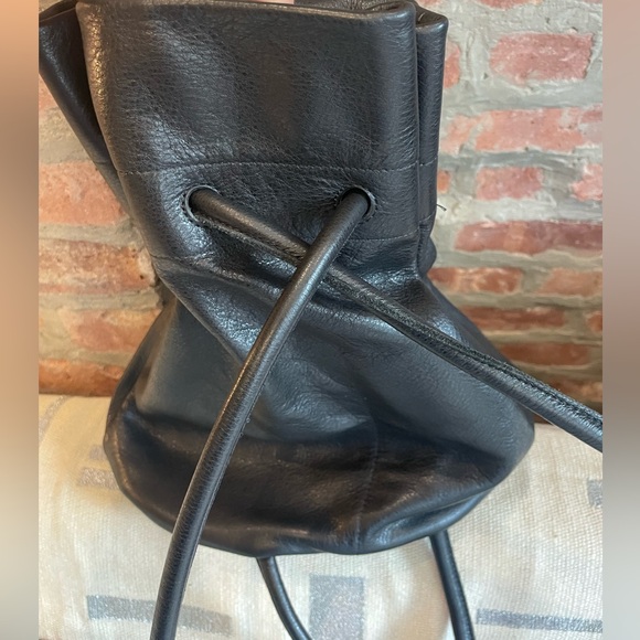 Are Studio Bell backpack in black leather - Picture 5 of 8